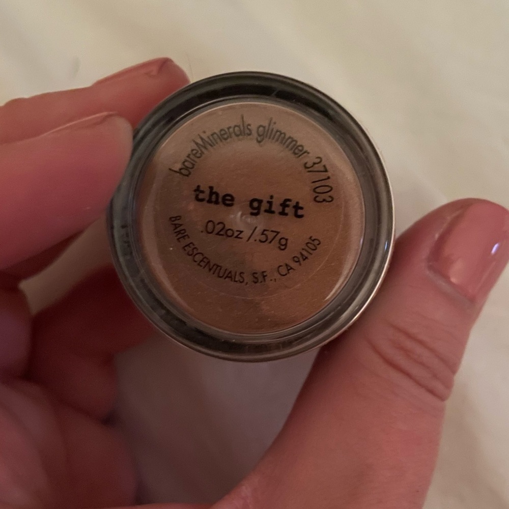 NWOT Bare Minerals The Gift Powder and pouch